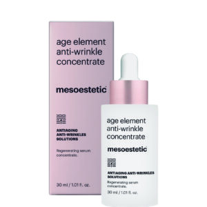 Koncentrirani serum regenerirajućeg djelovanja koji omekšava dinamičke i statične bore, ispunjava ih i zaglađuje. Indiciran za kožu nepravilne teksture, vidljivih pora te statičkih, dinamičkih i gravitacijskih bora. Široki spektar antioksidativnog djelovanja- Antiage epigenetsko djelovanje. PRIMJENA: Nanijeti ujutro i/ili navečer prije kreme. AKTIVNI SASTOJCI: Smart skin complex biljni retinol i biopeptidi – obnova i zaštita dermalnog matriksa i retekstura kože, smanjuje dinamične i statične bore Tetrapeptide-72 – stimulacija sinteze fibrilarnog i sidričnog kolagena, postižući optimalnu organizaciju fibrilnih mreža Hijaluronska kiselina – hidratacija, popunjavanje bora, zaglađivanje